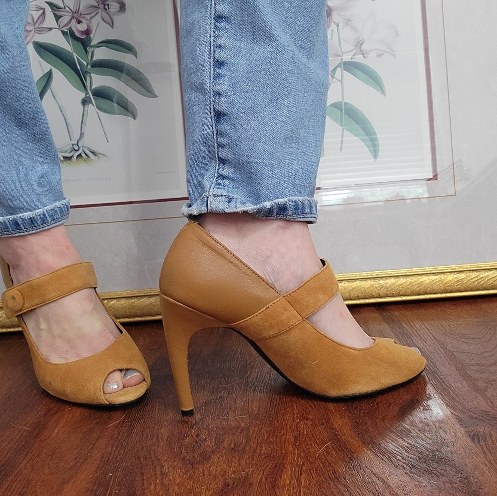 Size 7 Colin Stuart open toed heel